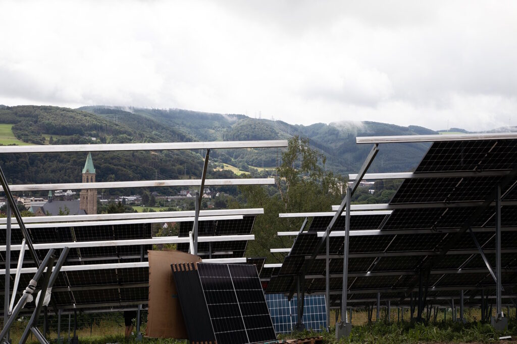 PV Freiflächenanlage in Letmathe - BEG-58 Aktiventreff - Blick auf Letmathe