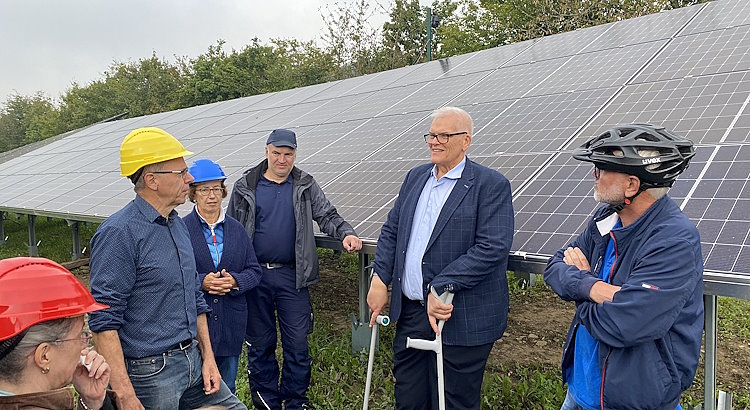 LEE NRW Vorstand Vogel an der Freiflächenanlage der BEG-58 in Iserlohn Letmathe