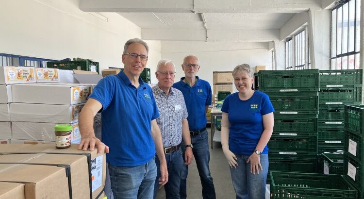 Spendenübergabe an die CariTasche